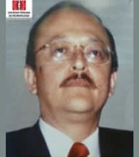 Dr. Armando Augusto Calvo Quiroz